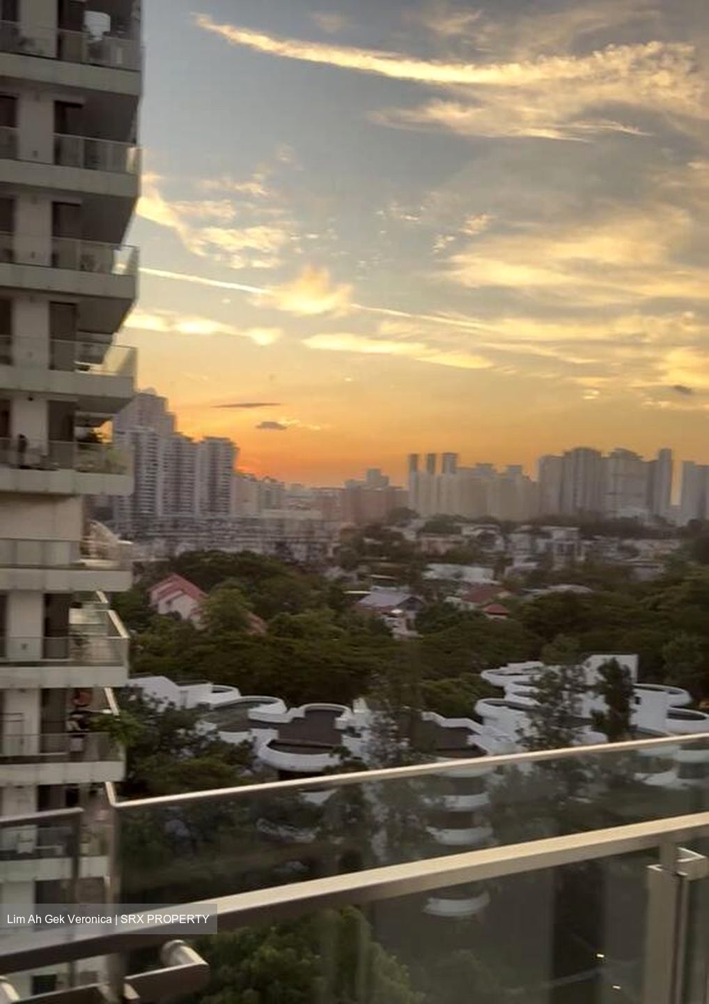 Latitude (D10), Condominium #523795761